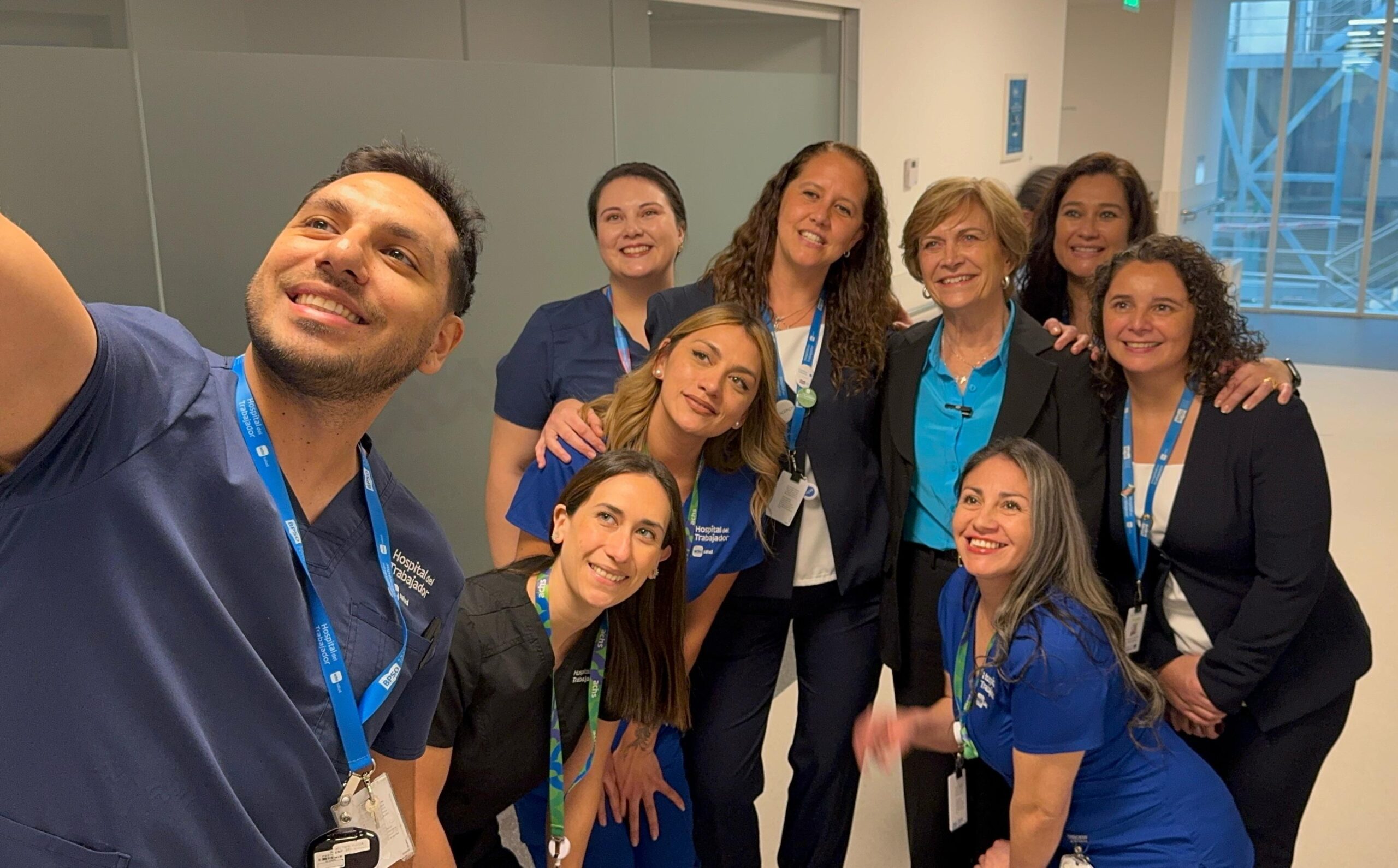 Trabajo Evelyn Matthei destaca proyecto de Sala Cuna y la necesidad de crear más empleos formales en el Día del Trabajador: “Queremos trabajos dignos y bien pagados”